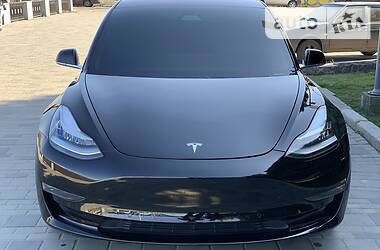 Седан Tesla Model 3 2018 в Днепре