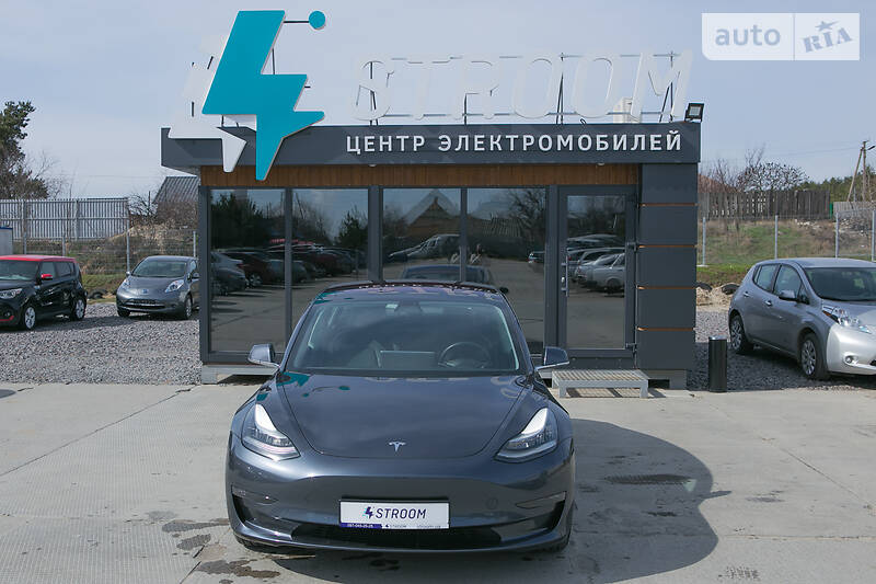Седан Tesla Model 3 2018 в Харкові