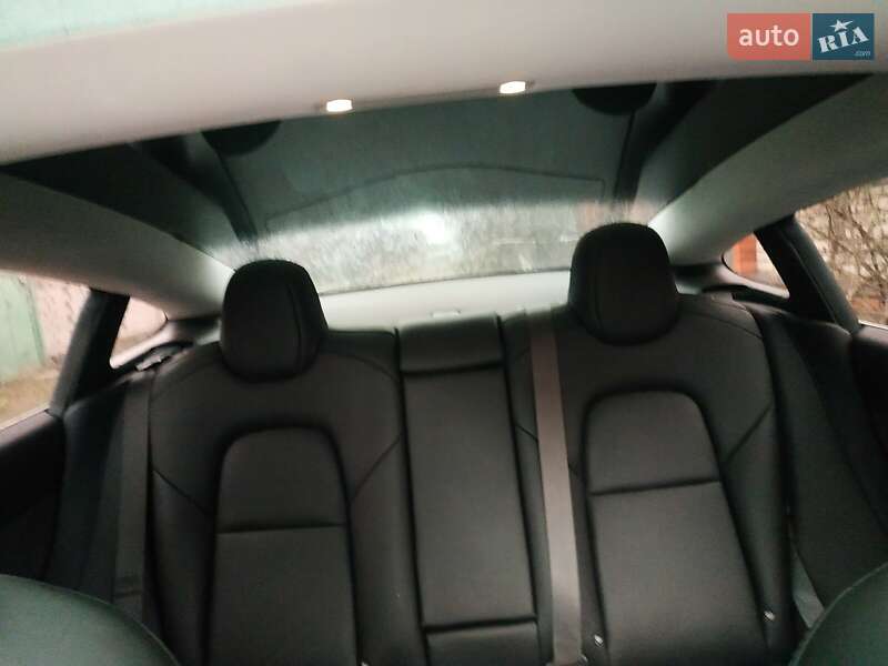 Седан Tesla Model 3 2018 в Житомире
