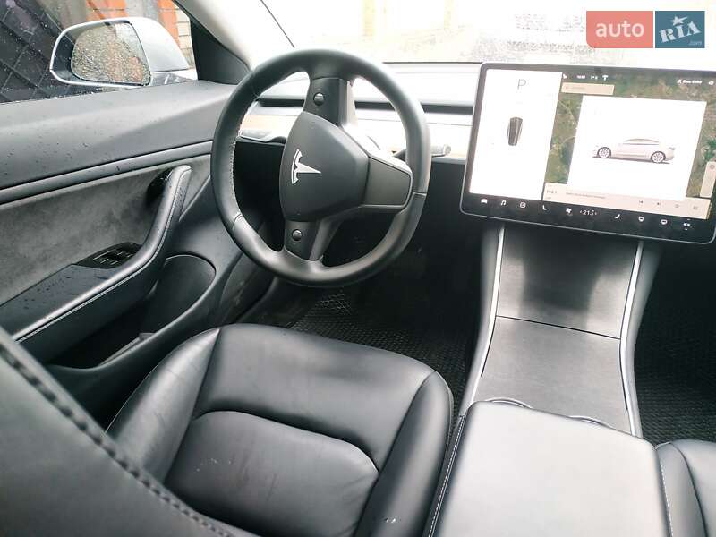 Седан Tesla Model 3 2018 в Житомире