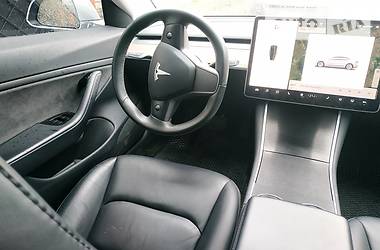 Седан Tesla Model 3 2018 в Житомирі