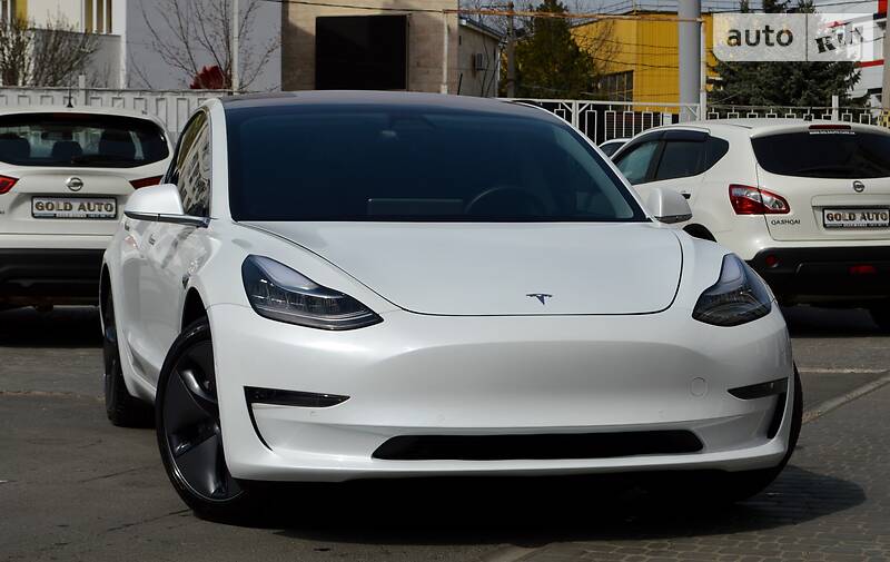 Седан Tesla Model 3 2019 в Одесі