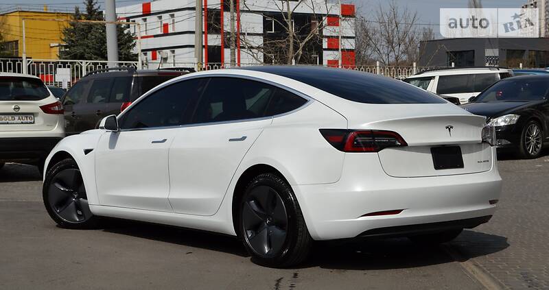 Седан Tesla Model 3 2019 в Одесі
