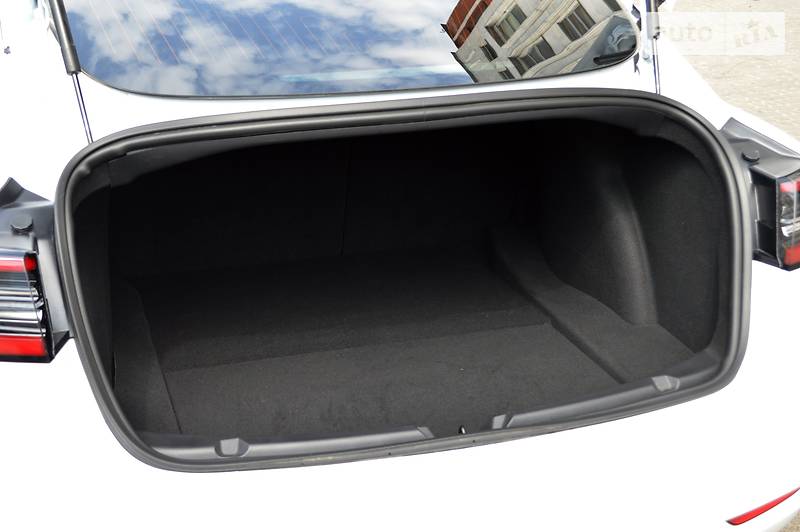 Седан Tesla Model 3 2019 в Одесі