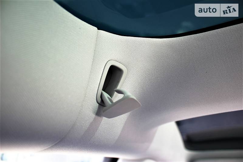 Седан Tesla Model 3 2019 в Києві
