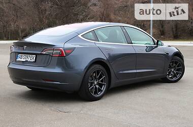 Седан Tesla Model 3 2018 в 