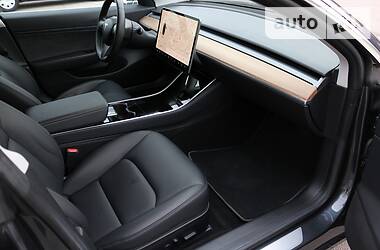 Седан Tesla Model 3 2018 в 