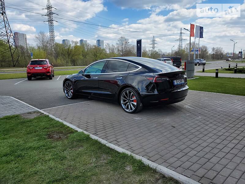 Седан Tesla Model 3 2019 в Києві