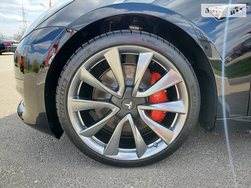 Седан Tesla Model 3 2019 в Києві