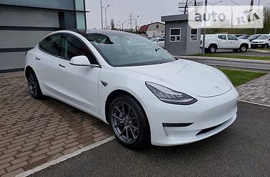 Седан Tesla Model 3 2019 в Киеве