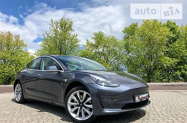 Хетчбек Tesla Model 3 2018 в Львові