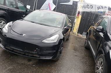 Седан Tesla Model 3 2019 в 