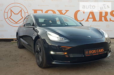 Седан Tesla Model 3 2018 в Киеве