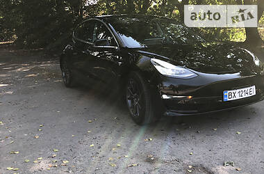 Седан Tesla Model 3 2019 в Хмельницком