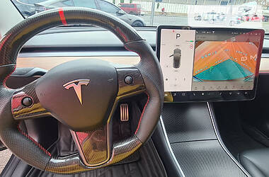 Седан Tesla Model 3 2018 в 