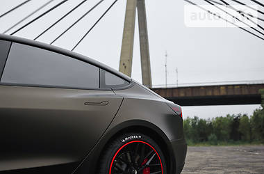 Седан Tesla Model 3 2018 в 