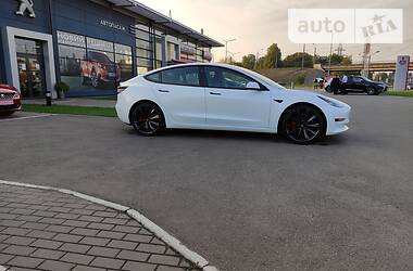 Седан Tesla Model 3 2019 в Киеве