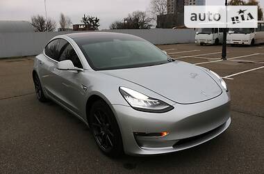 Седан Tesla Model 3 2018 в Киеве