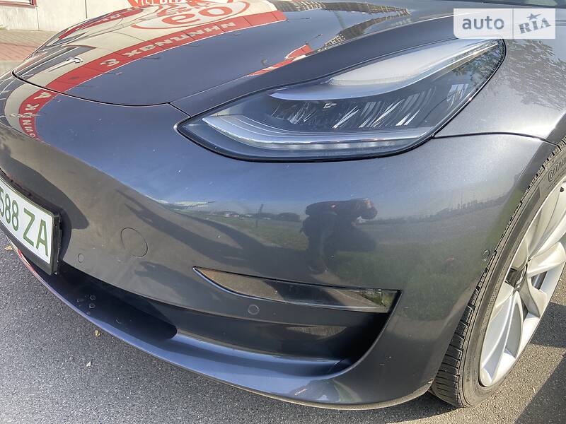 Седан Tesla Model 3 2018 в Киеве