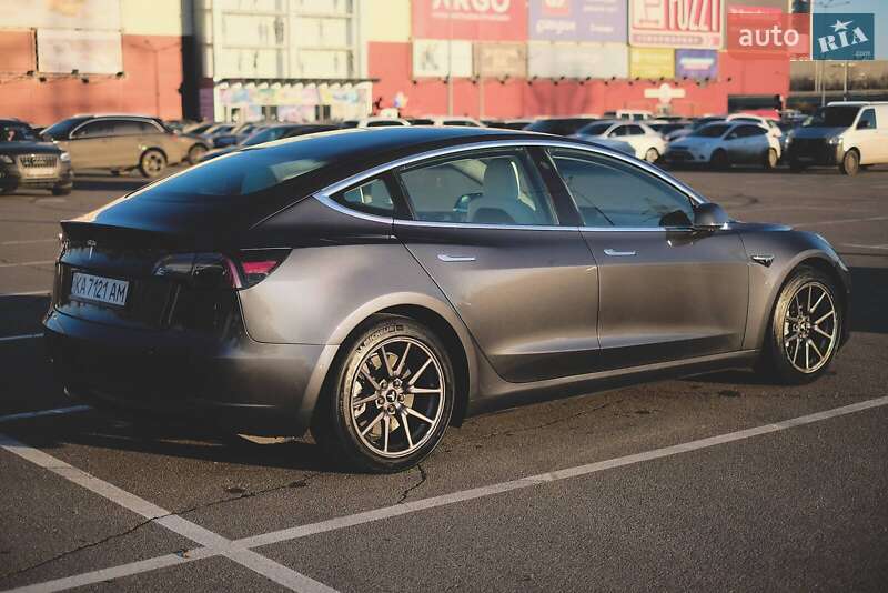 Седан Tesla Model 3 2018 в Киеве фото 9 Седан Tesla Model 3 2018 в Киеве