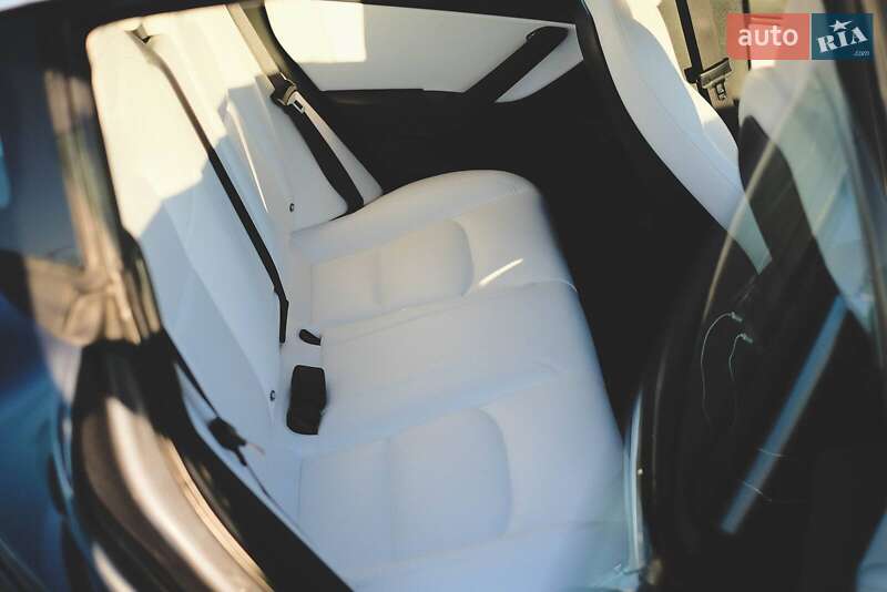 Седан Tesla Model 3 2018 в Киеве фото 20 Седан Tesla Model 3 2018 в Киеве