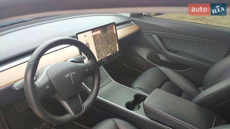 Седан Tesla Model 3 2019 в Одессе