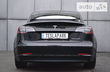 Седан Tesla Model 3 2019 в Киеве