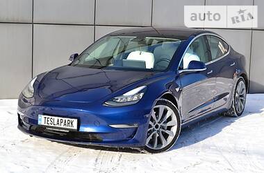 Седан Tesla Model 3 2018 в Киеве