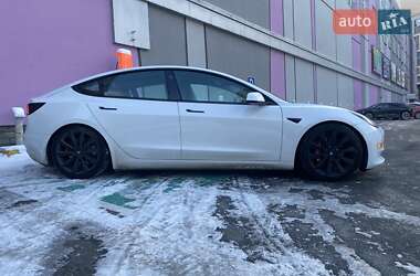 Седан Tesla Model 3 2019 в Киеве