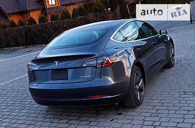 Седан Tesla Model 3 2019 в Стрые