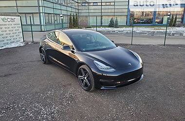 Седан Tesla Model 3 2019 в Киеве