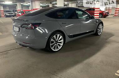 Седан Tesla Model 3 2018 в Києві