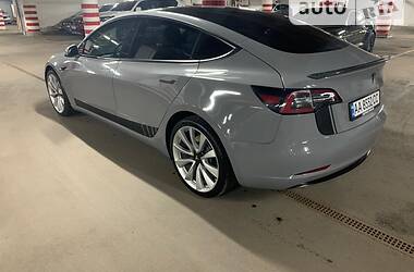 Седан Tesla Model 3 2018 в Киеве