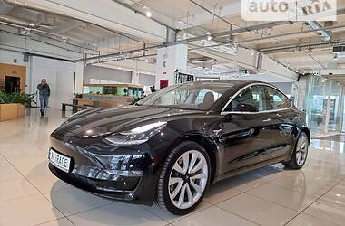 Седан Tesla Model 3 2019 в Киеве