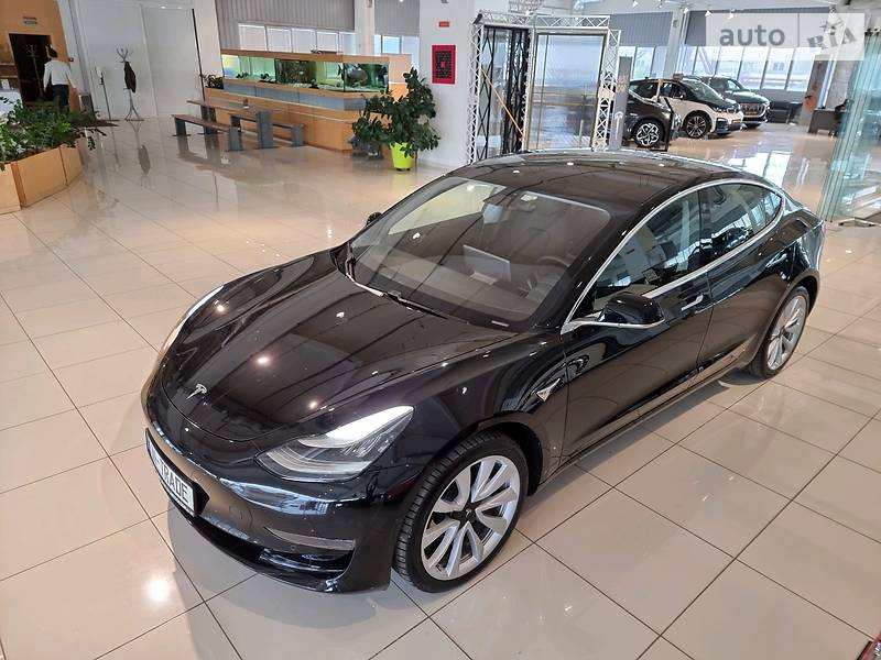 Седан Tesla Model 3 2019 в Киеве