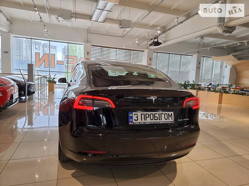 Седан Tesla Model 3 2019 в Киеве