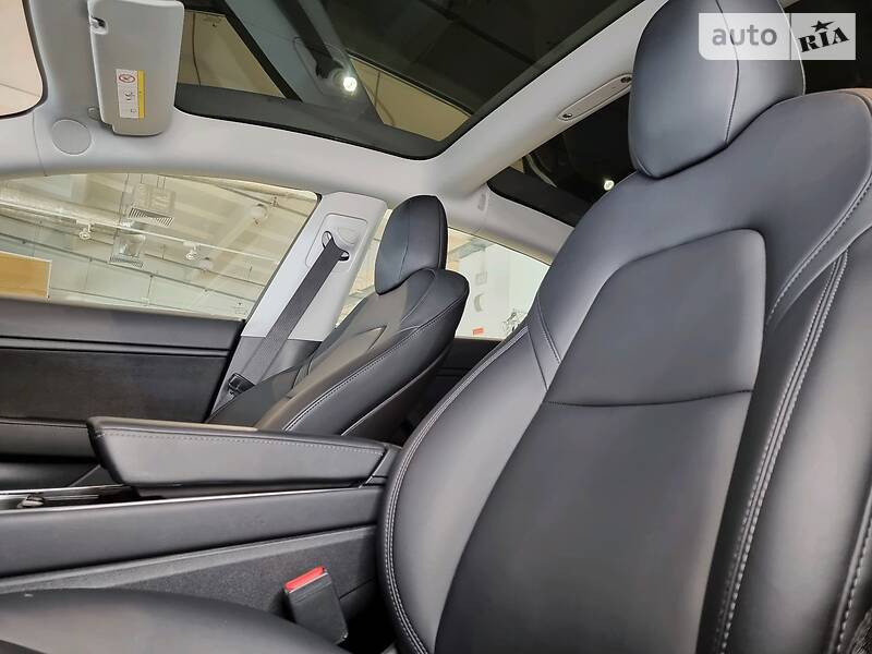 Седан Tesla Model 3 2019 в Киеве