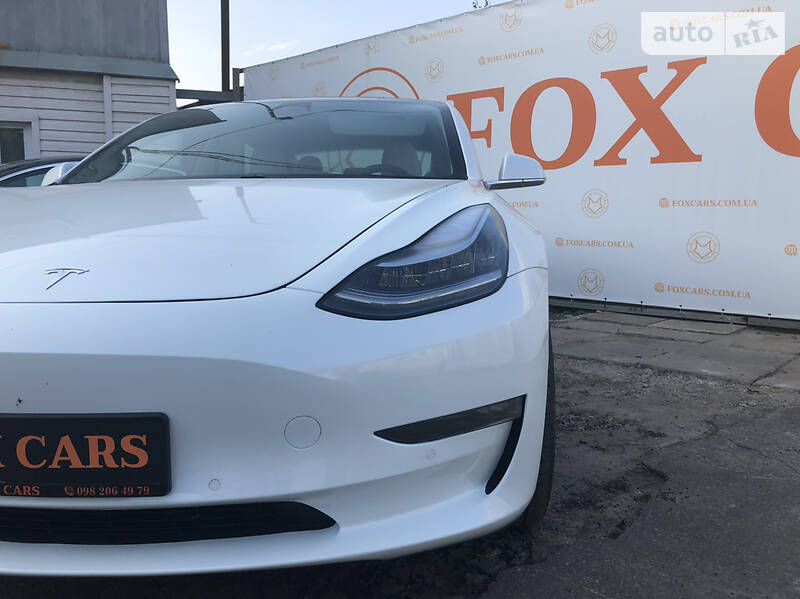 Седан Tesla Model 3 2019 в Києві