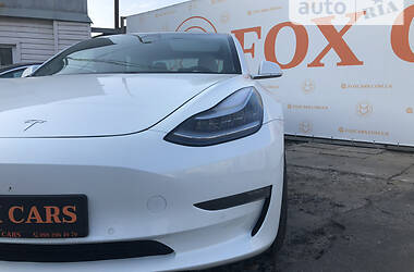 Седан Tesla Model 3 2019 в 