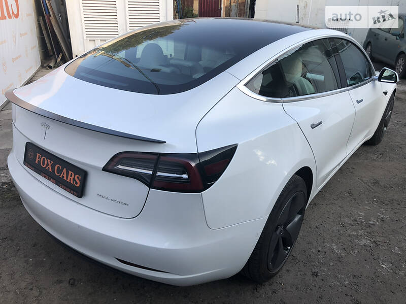Седан Tesla Model 3 2019 в Києві