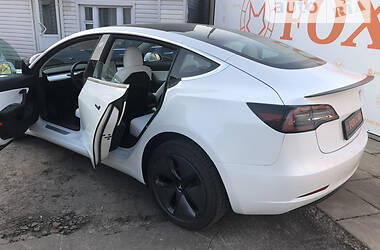 Седан Tesla Model 3 2019 в 
