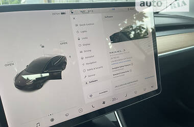Седан Tesla Model 3 2019 в 