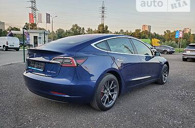 Седан Tesla Model 3 2019 в Киеве