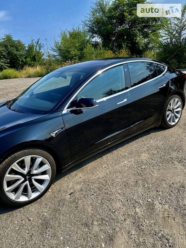 Седан Tesla Model 3 2018 в Дніпрі