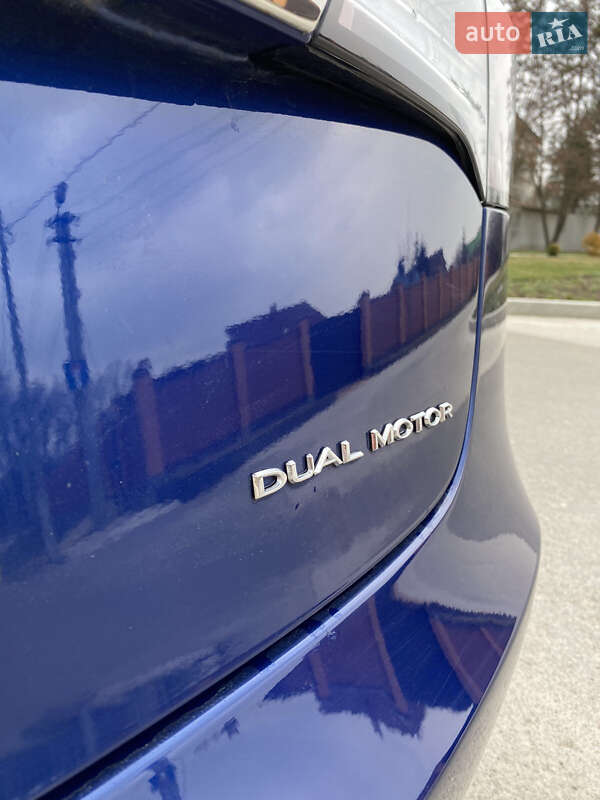 Седан Tesla Model 3 2019 в Сумах