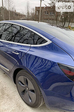 Седан Tesla Model 3 2019 в Сумах