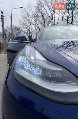 Седан Tesla Model 3 2019 в Сумах