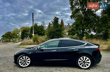 Седан Tesla Model 3 2019 в 