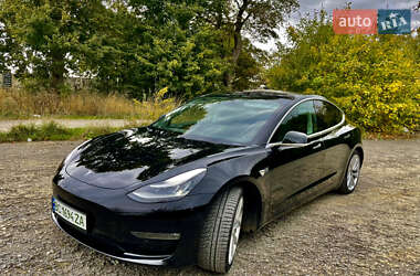 Седан Tesla Model 3 2019 в 