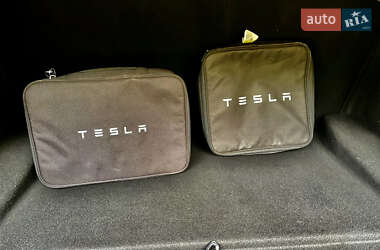 Седан Tesla Model 3 2019 в 